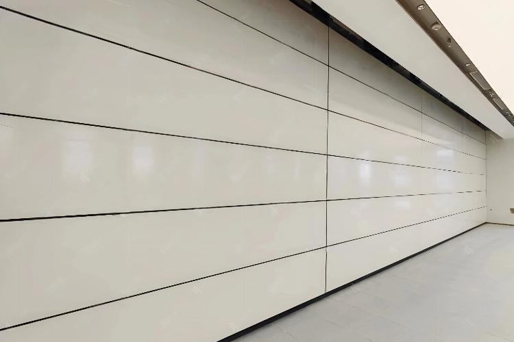 Custom vertical lifting wall Custom vertical lifting wall