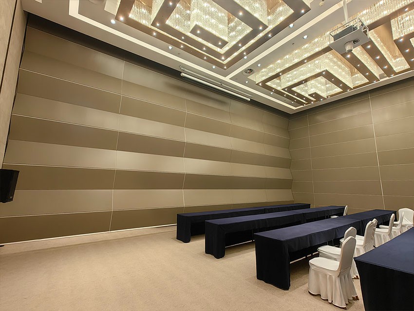 Acoustic Vertical Folding Retractable Walls